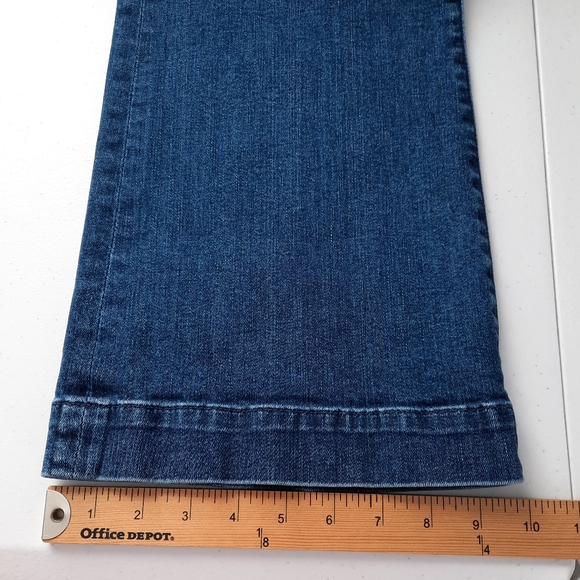 7 For All Mankind Dojo Low Rise Flared Jeans size 28 - Picture 14 of 14